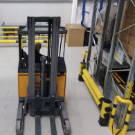 Flexible anti-impact barriers