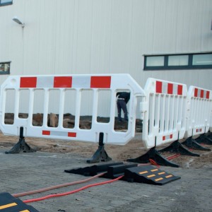 SKLADACIE BARI�ROV� PLOTY