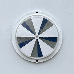 TEPELN� ZARIADENIE S REFLEKTORMI